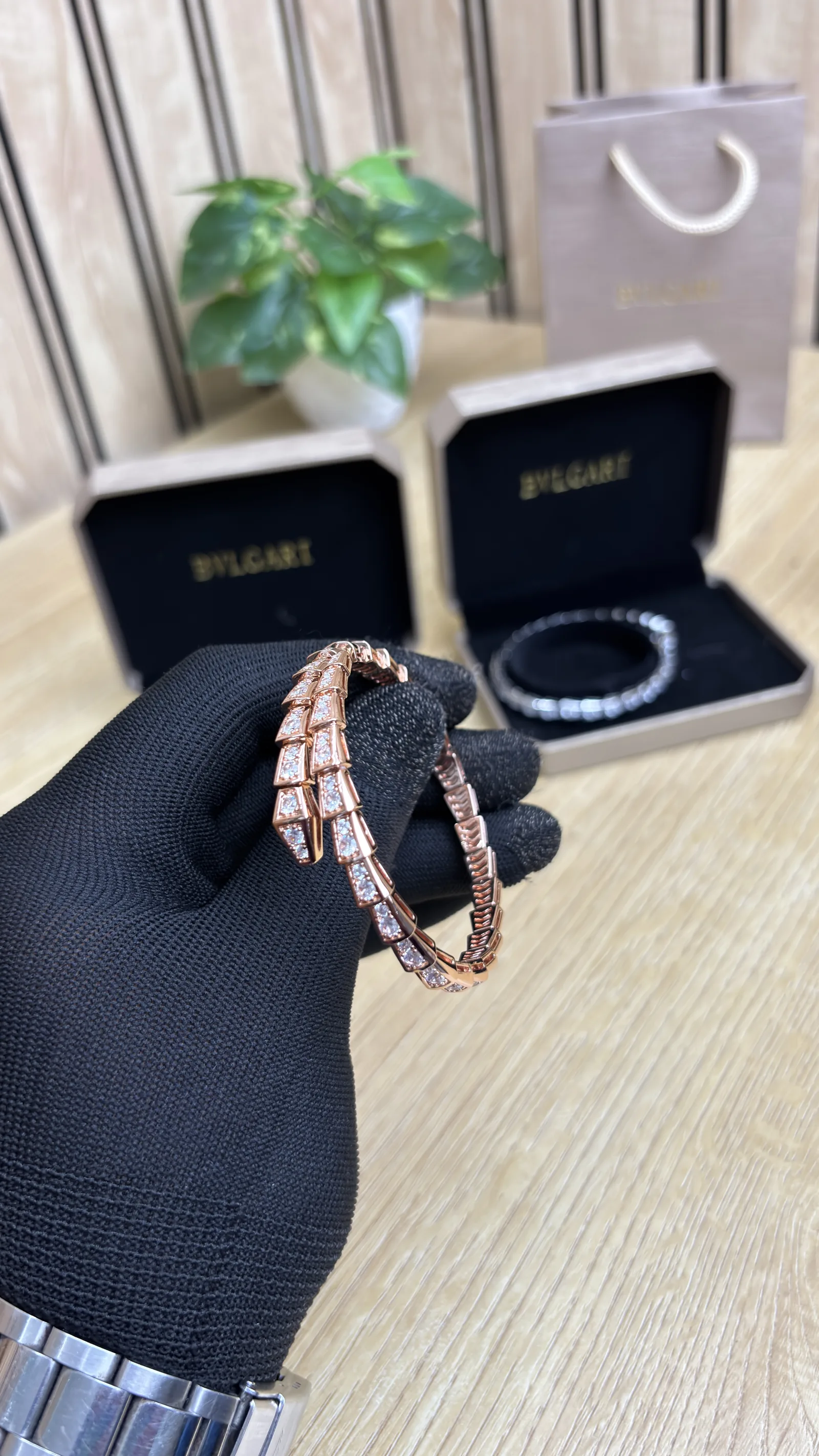 BYLGARI BRACELET FOR WOMENS 0022