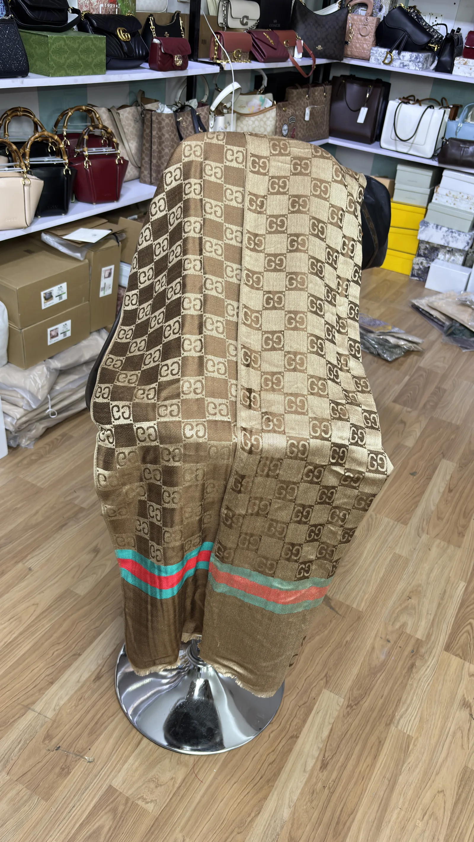 *GUCCI SEMI WOOLLEN STOLES 002* 