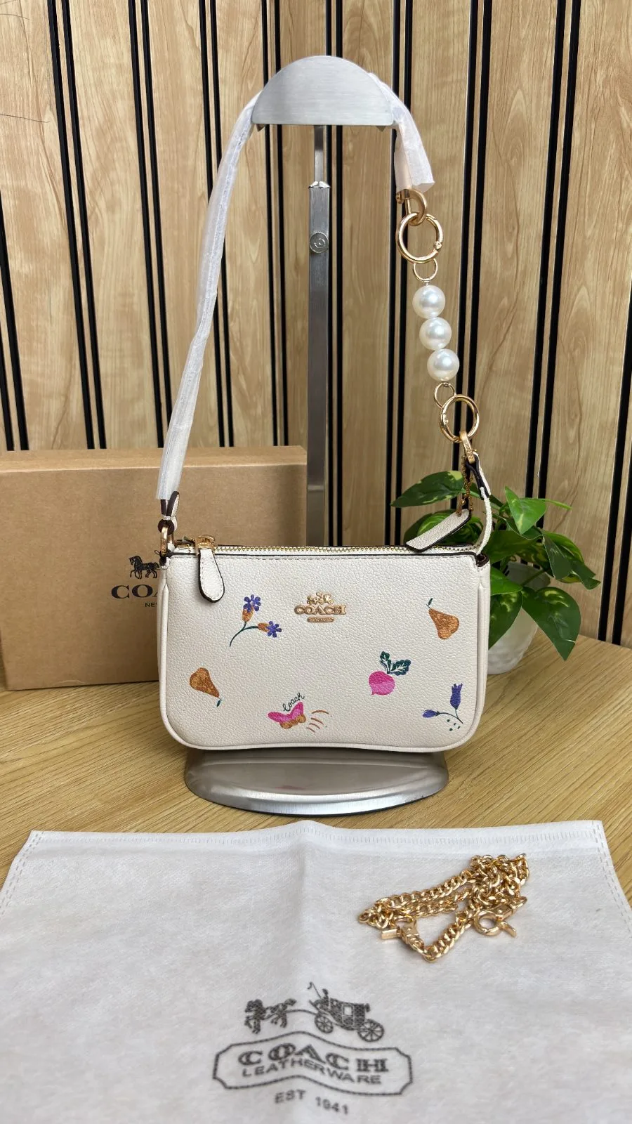 COACH NOLITA 19 WITH PEARL EXTENDER