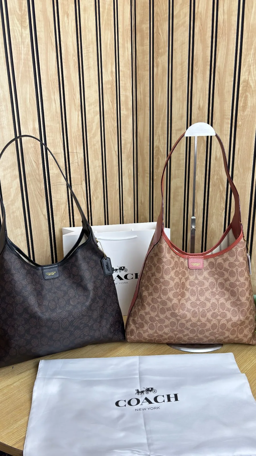 COACH BROOKLYN SHOULDER BAG