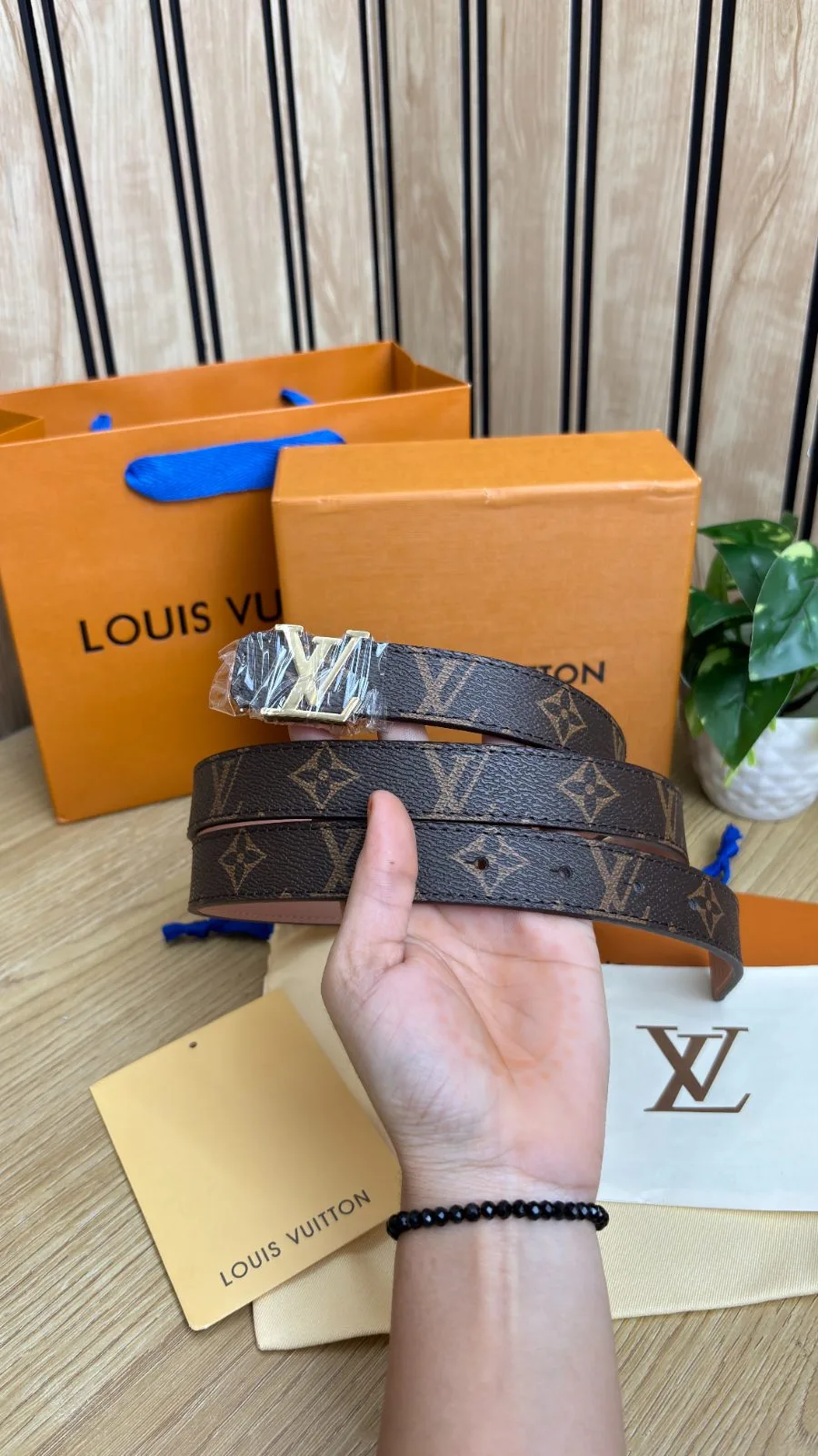 LV BELT 0022