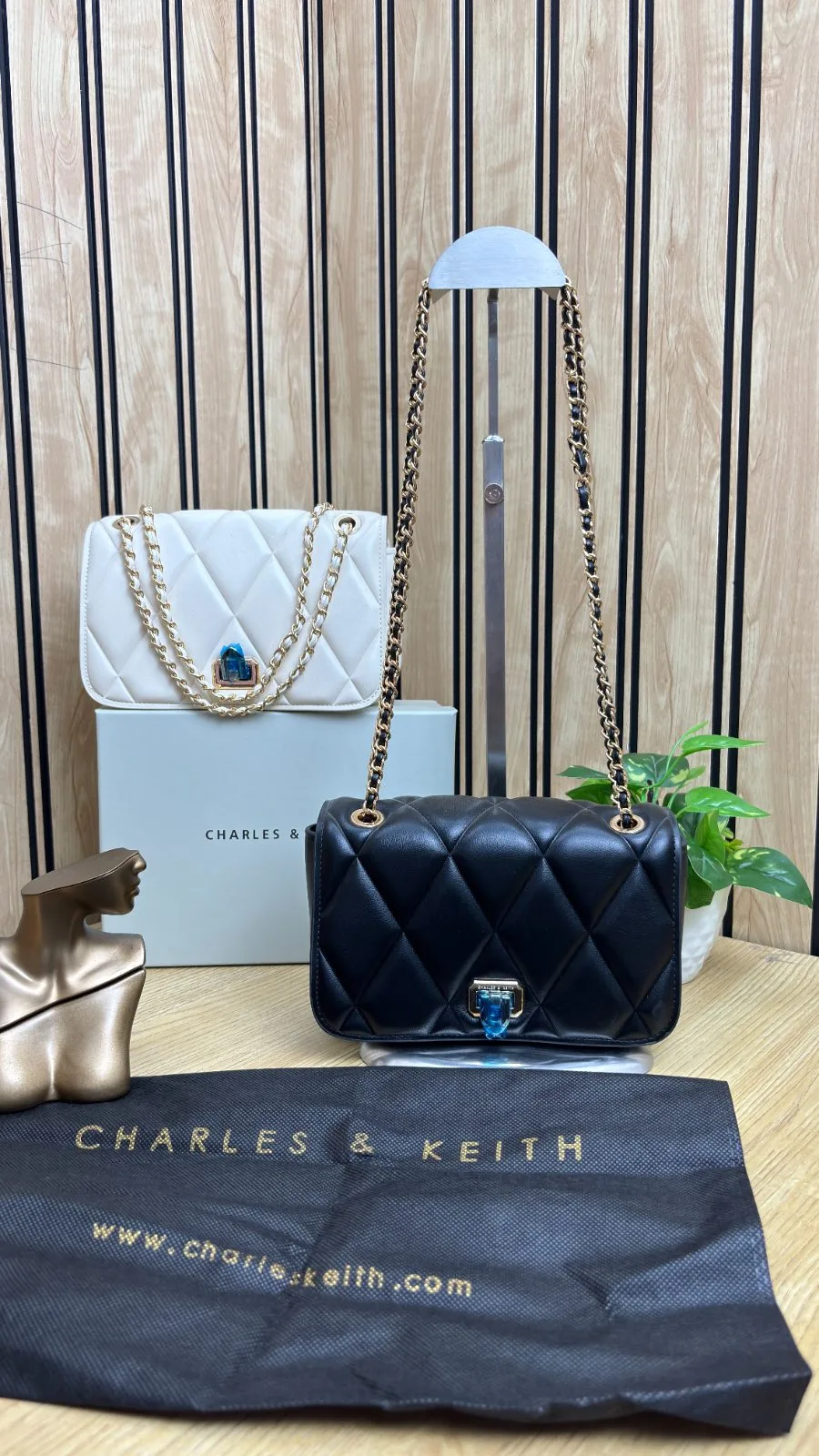 CHARLES & KEITH ARWEN QUILT SHOULDER BAG