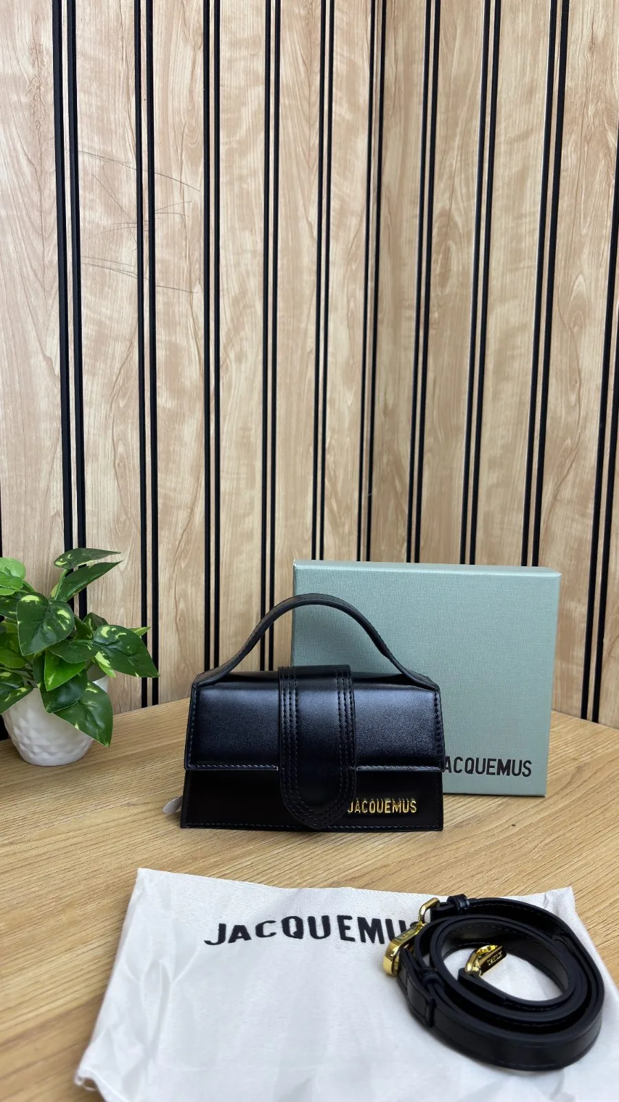 JACQUEMUS LE GRAND BAMBINO LEATHER BAG