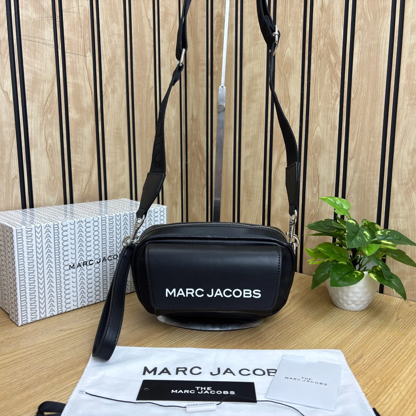 MARC JACOBS CROSSBODY BAG
