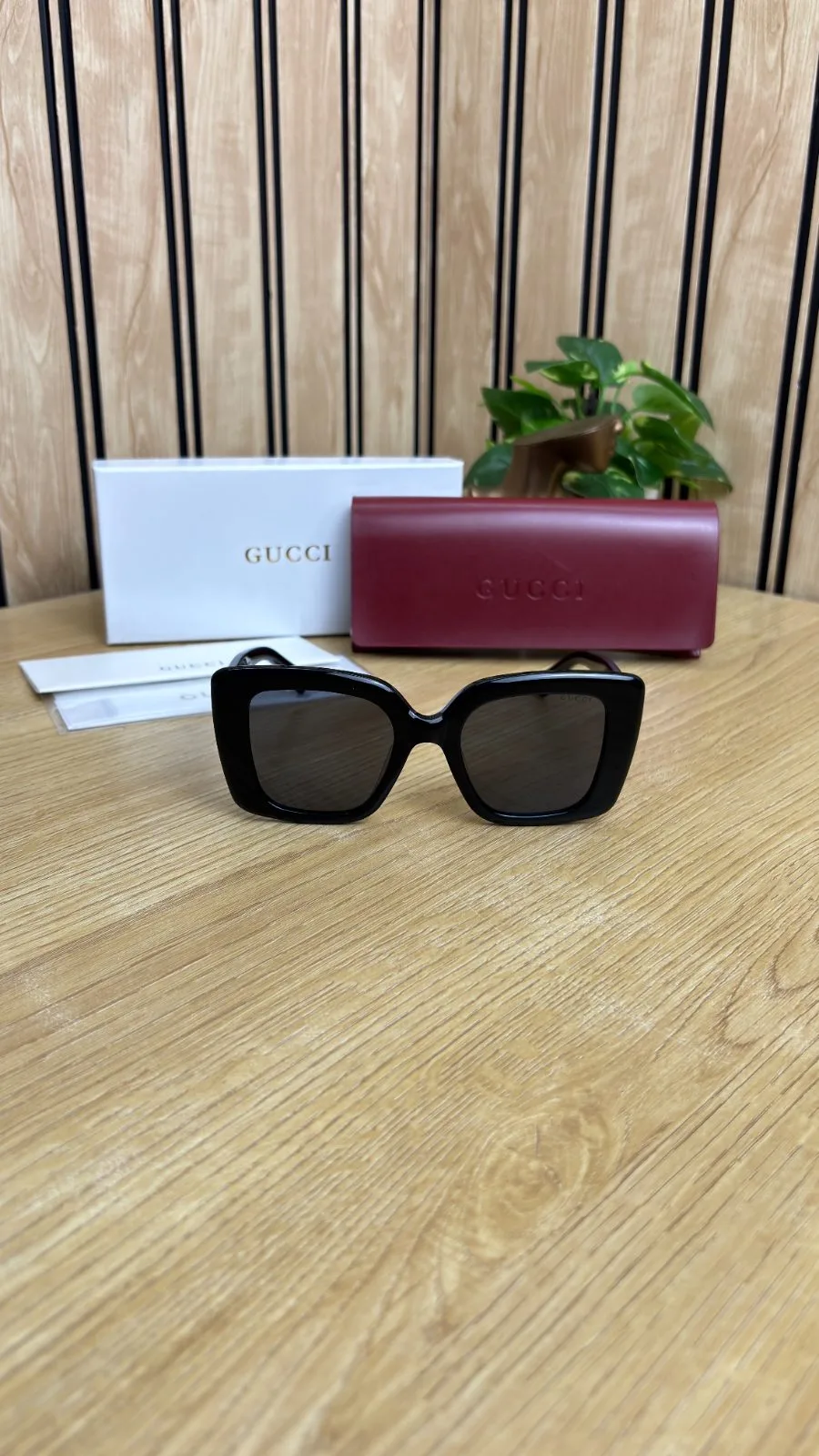 GUCCI OG SUNGLASSES 0055
