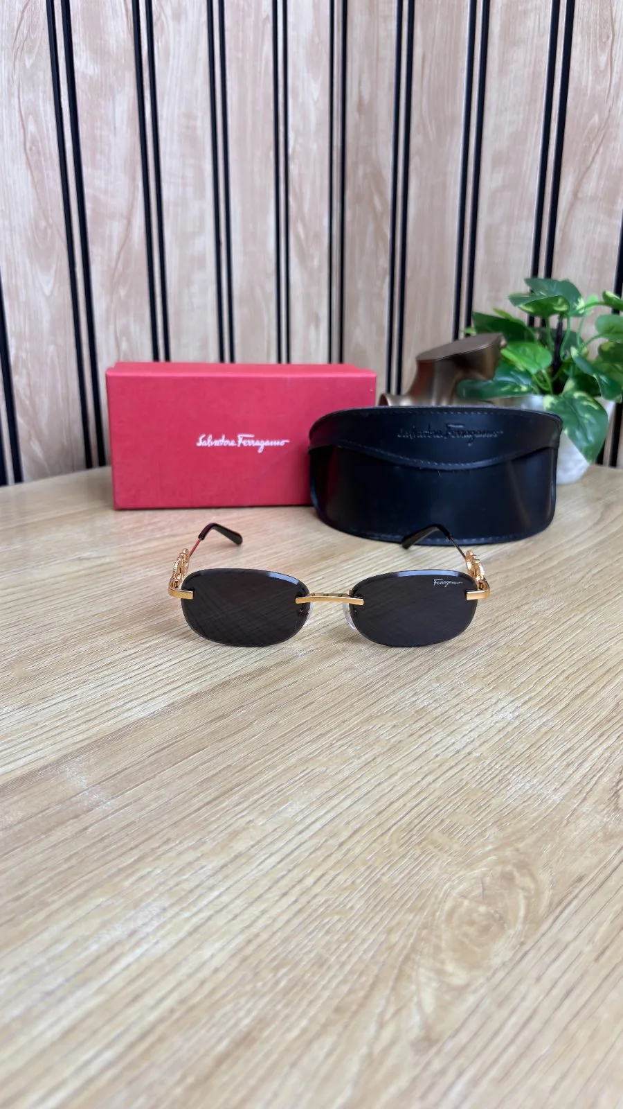 SALVATORE FERRAGAMO OG SUNGLASSES 0086