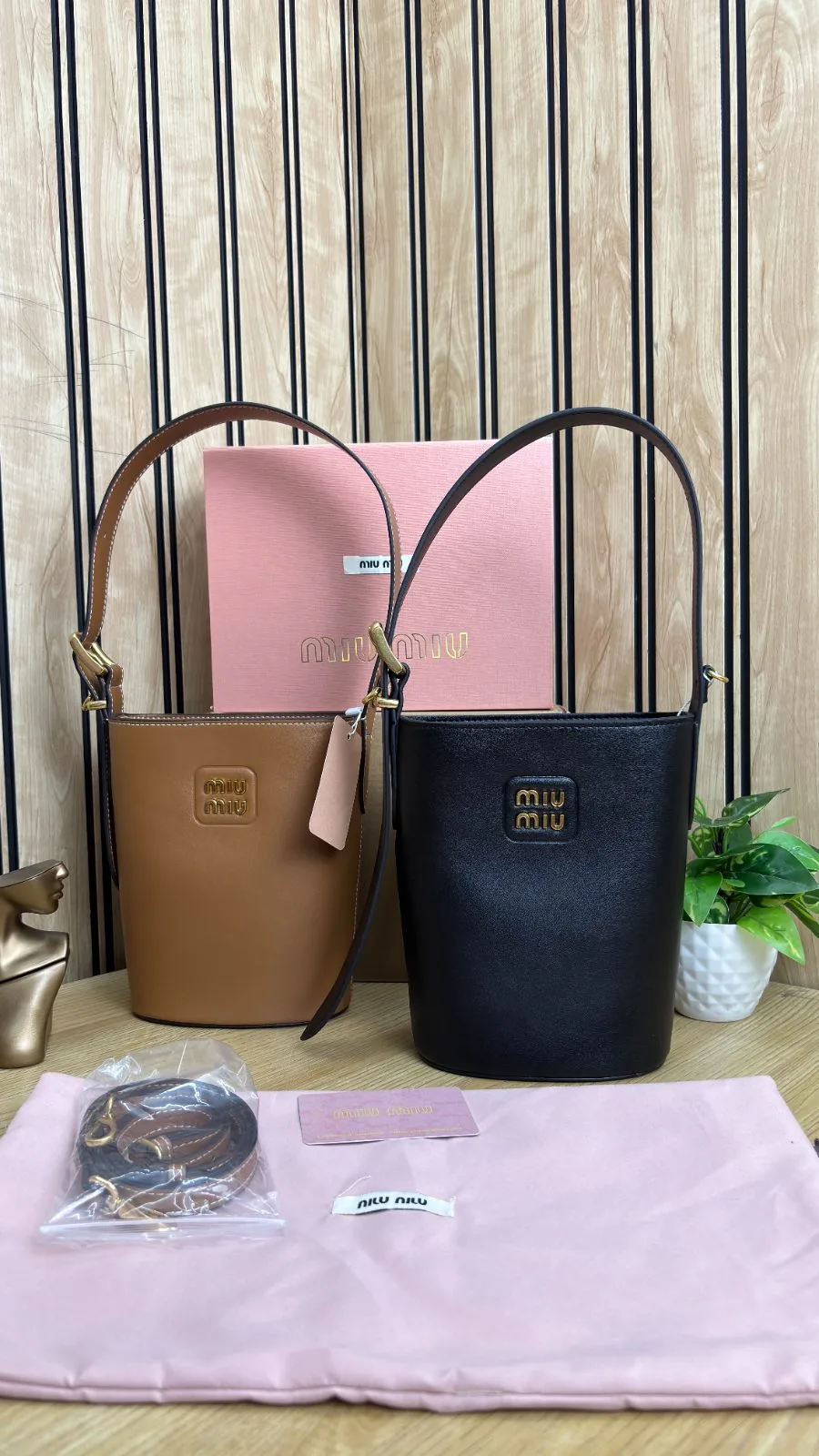 MIU MIU 20 LEATHER BUCKET BAG