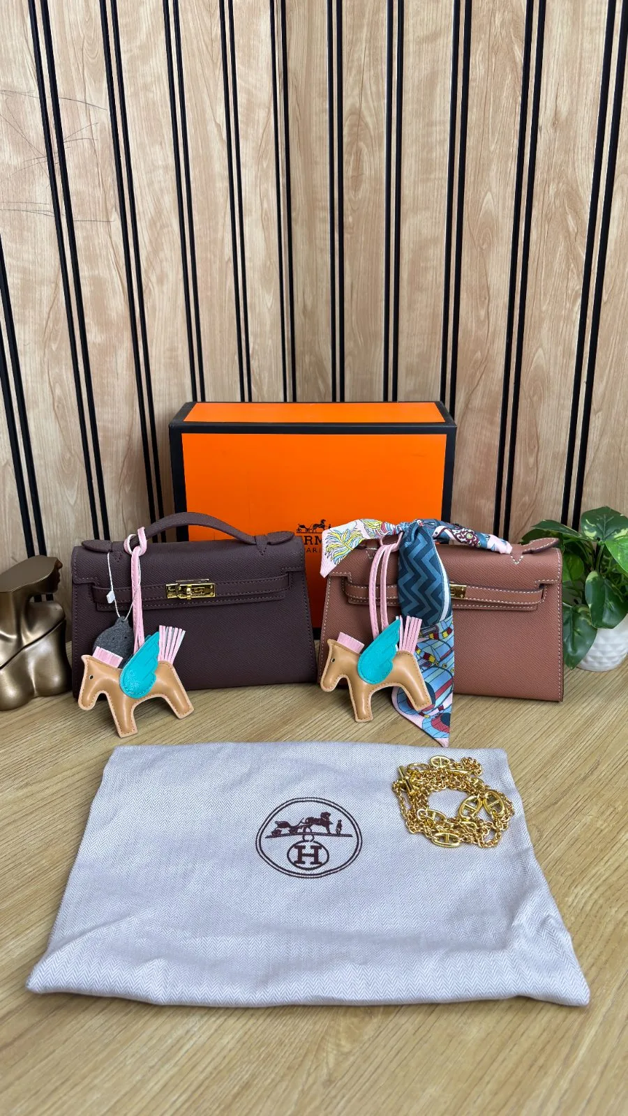 HERMÈS STRUCTURED TOP HANDLE BAG – DEEP PLUM / TAN BROWN