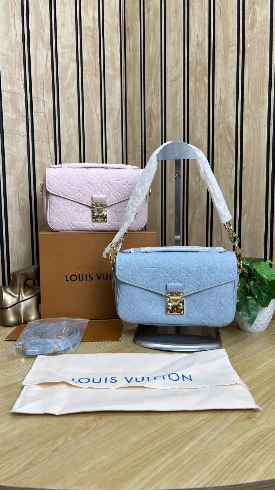 LV POCHETEE METIS EAST WEST