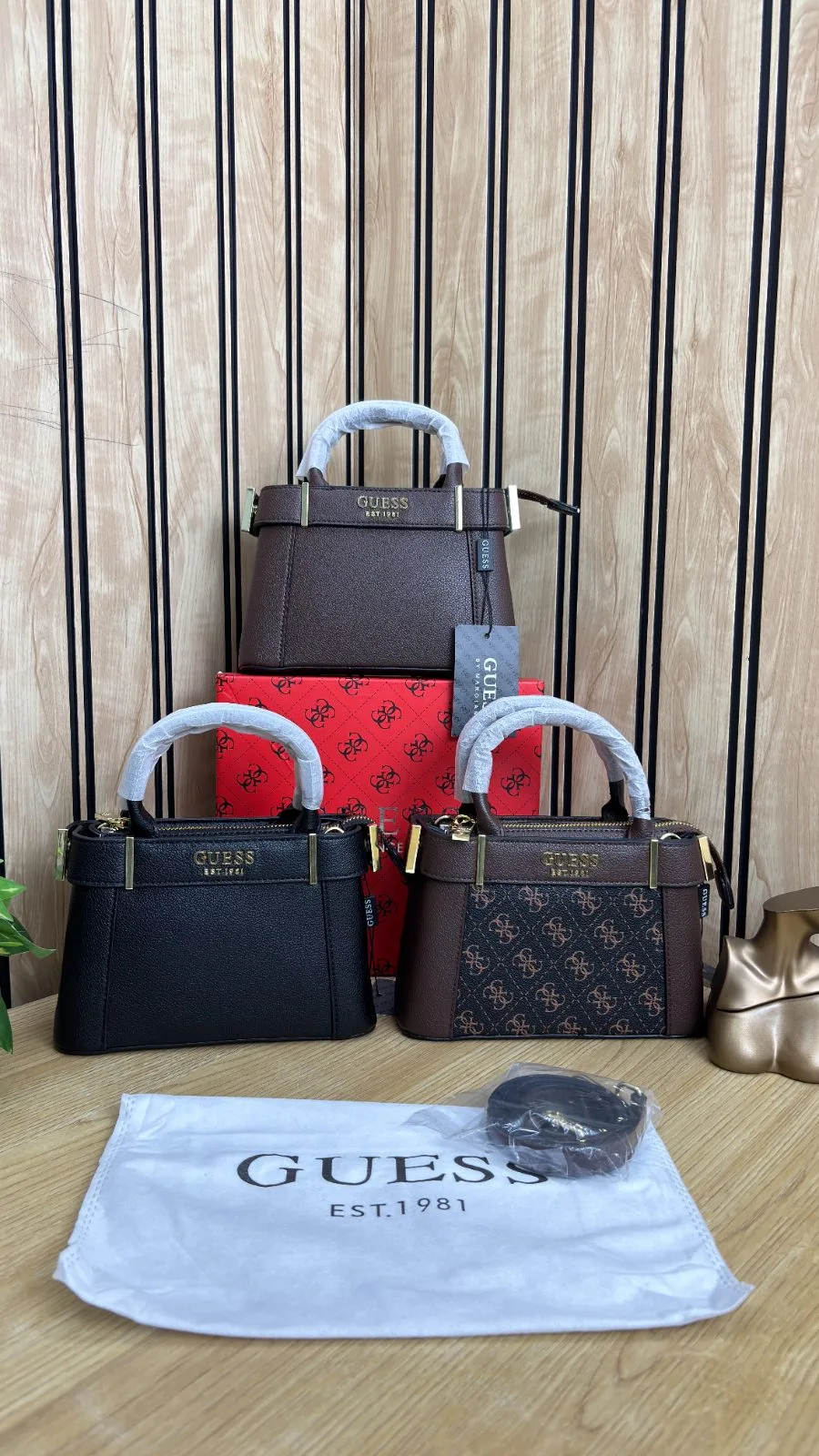 GUESS SATCHEL BAG IN SMALL