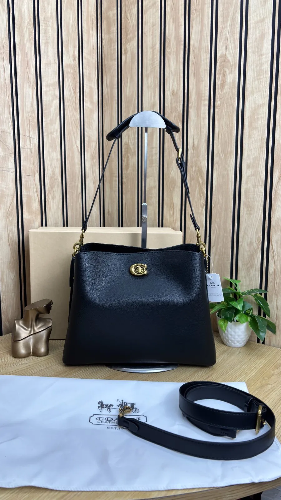 COACH WILLOW STYLE SHOULDER BAG – BLACK