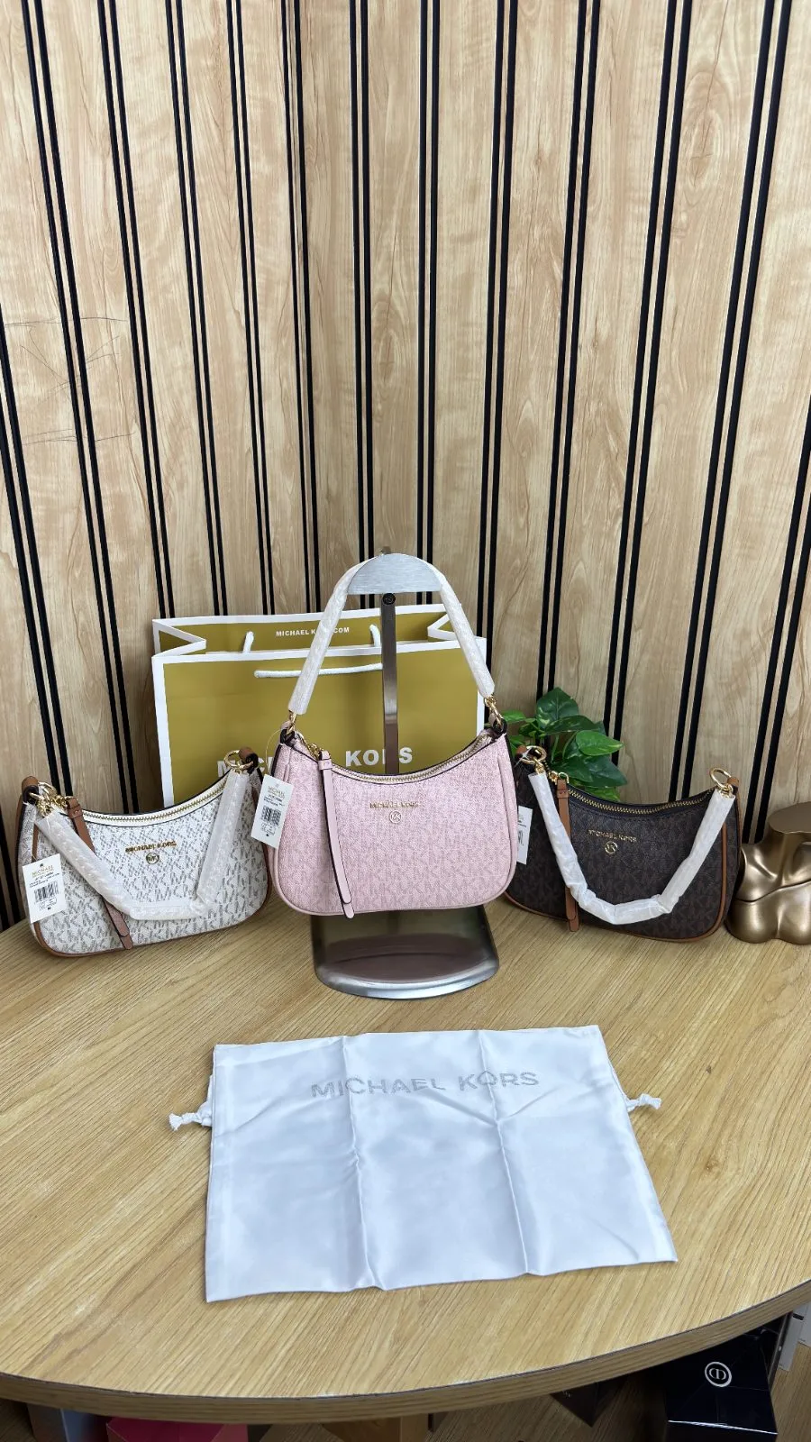 MK AUTHENTIC JET SET SMALL CHAIN POCHETTE BAG