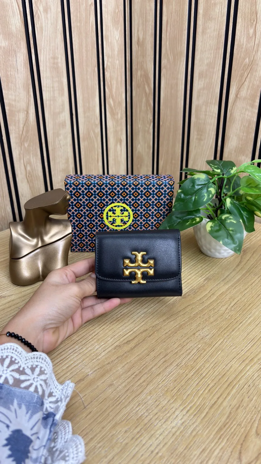 TORY BURCH ELEANOR STYLE COMPACT WALLET
