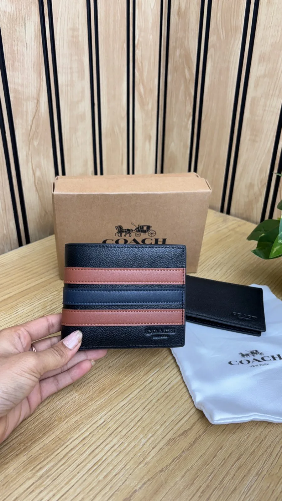 COACH OG SERIES MALE WALLET WITH CARD HOLDER