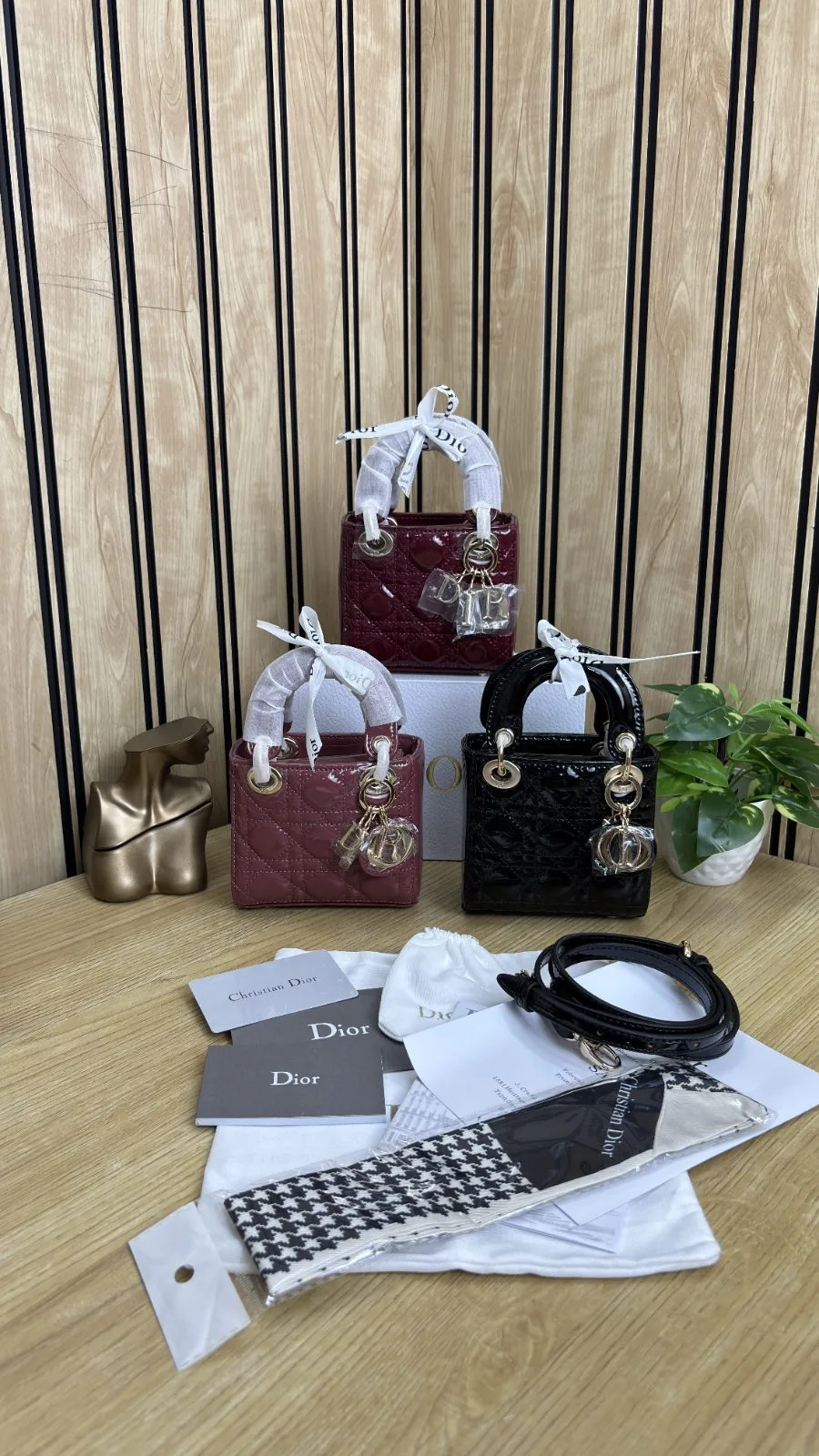 DIOR MICRO BAG IN PATENT