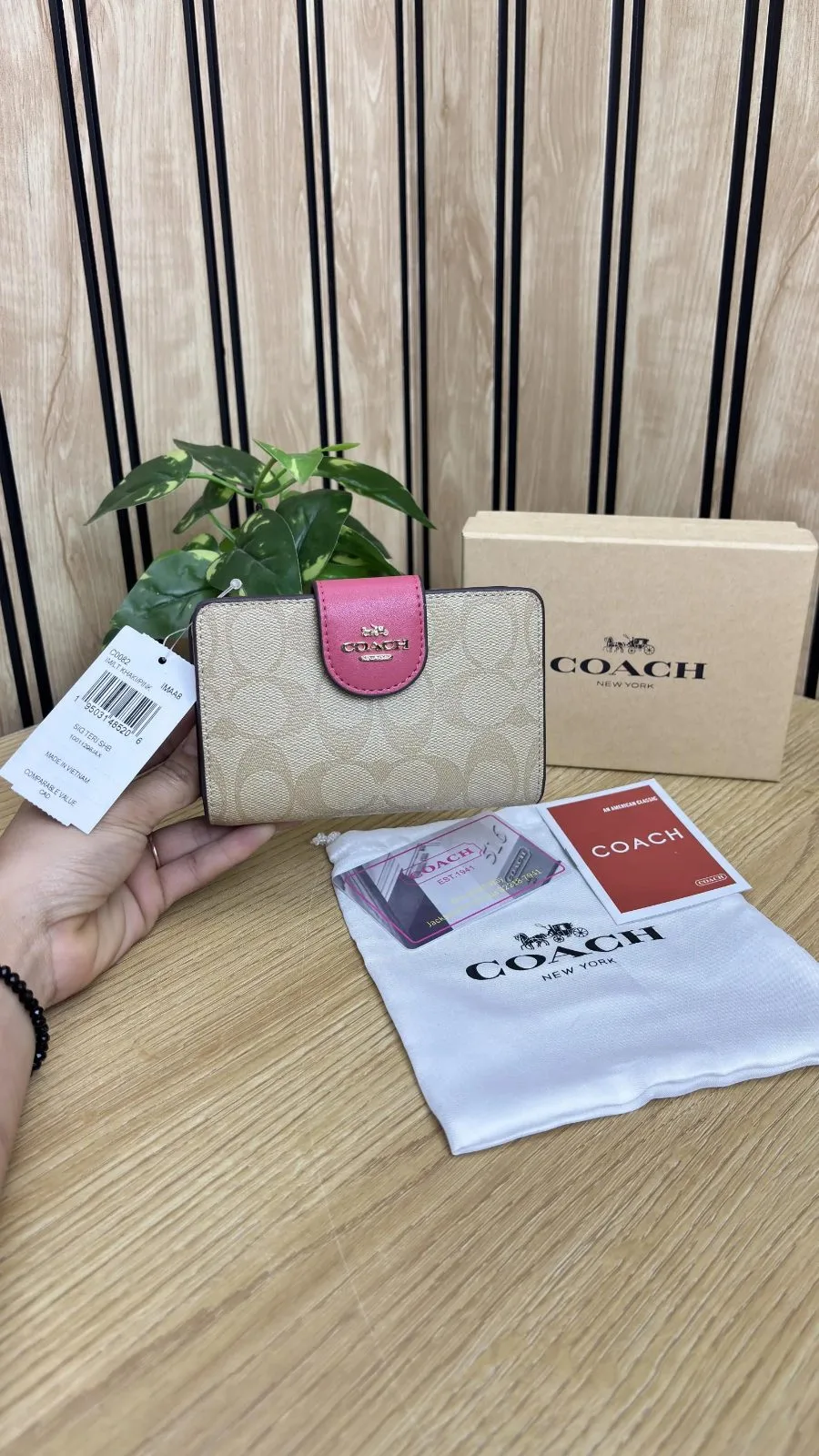 COACH QUATER WALLET FOR HER 0010